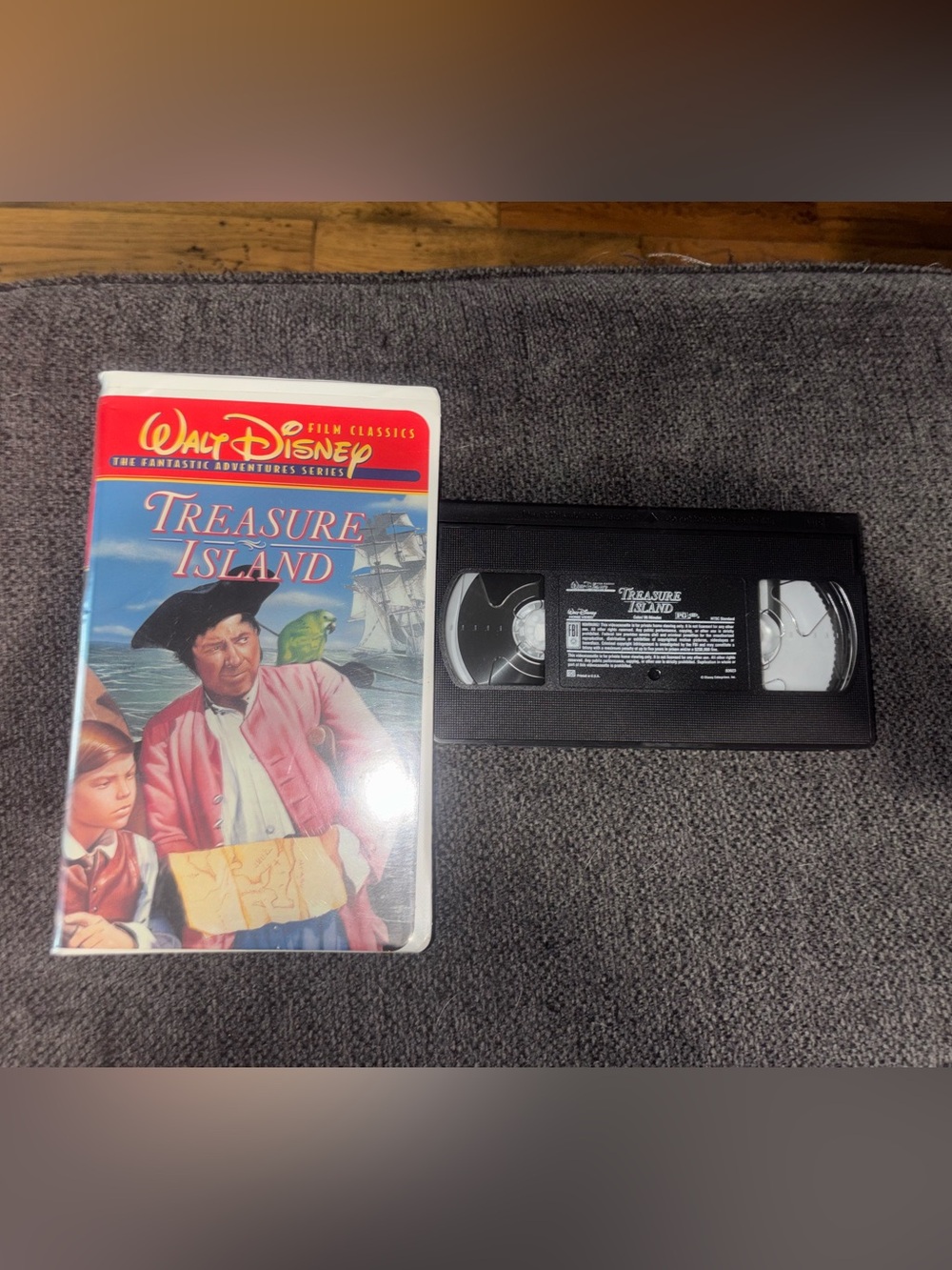 Vintage Walt Disney Classics Treasure Island VHS Tape - Black Cassette